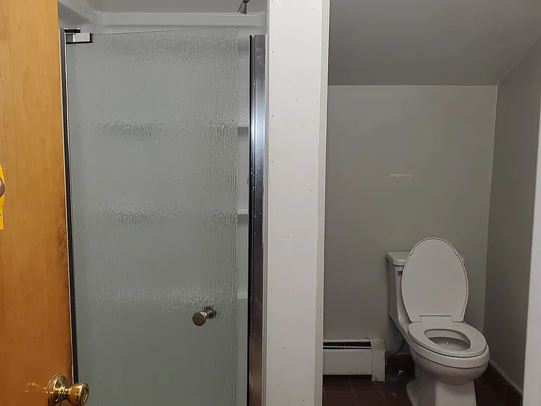 383 Elwood Ave #4 — Photo 5