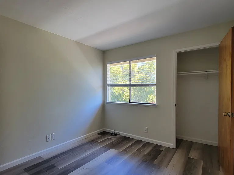 118 Mission Dr — Photo 10