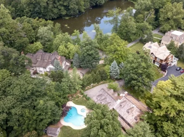 141 Forest Dr, Millburn Twp., NJ 07078