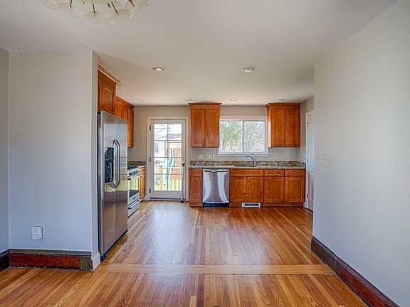 3rd image of 3 Hale Park Ave