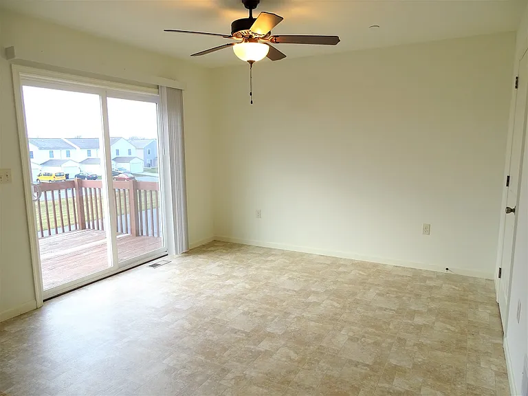 320 Meadow View Dr — Photo 8