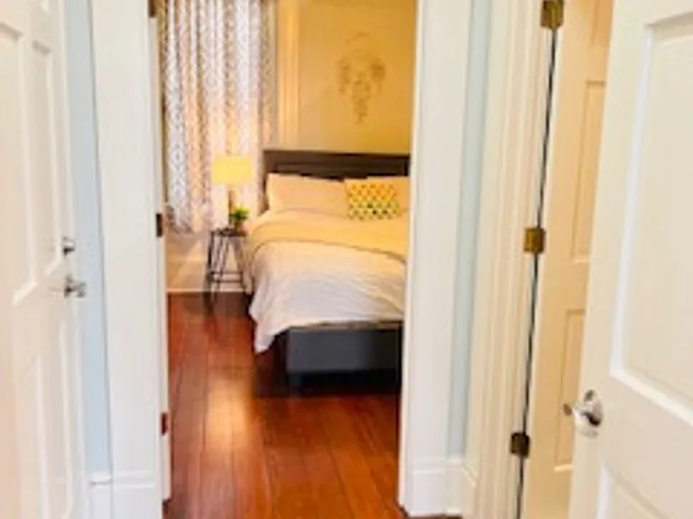 227 W Broughton St #3 — Photo 44