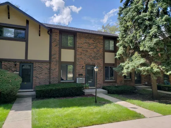 1S224 Dillon Ln, Villa Park, IL 60181