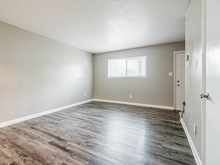633 Chappell Dr — Photo 7
