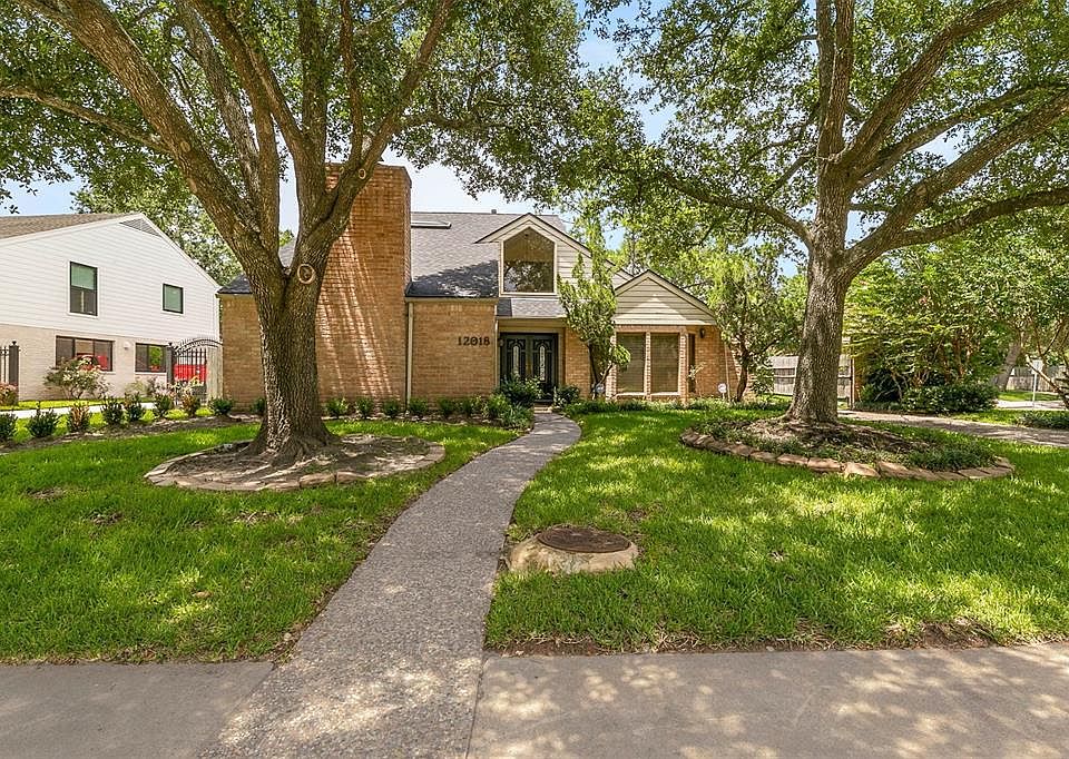 1st image of 12018 Carriage Hill Dr