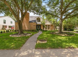 12018 Carriage Hill Dr, Houston, TX 77077
