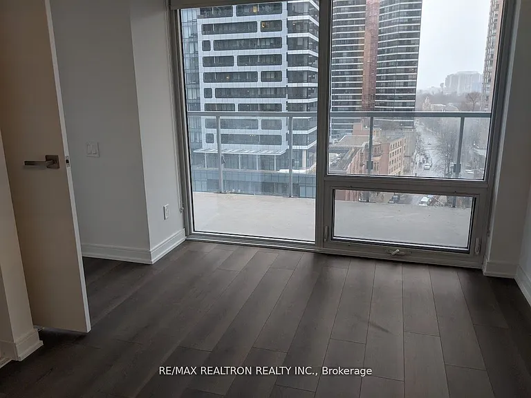 3 Gloucester St #1009 — Photo 18