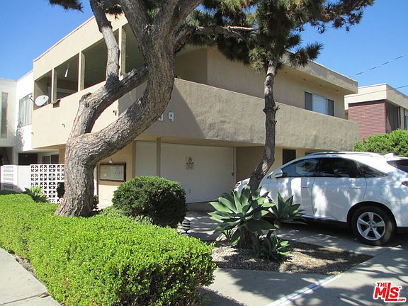 2nd image of 809 Edgewood St #111