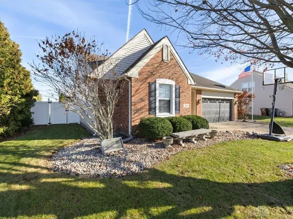 505 Deerwood Dr, Piqua, OH 45356