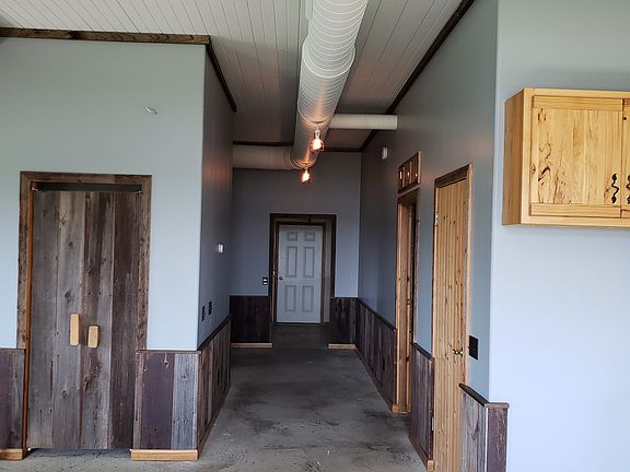 4th image of 408 Lois Ln
