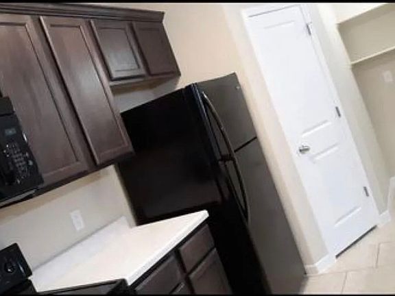 2nd image of 4304 Ivory Ln #2