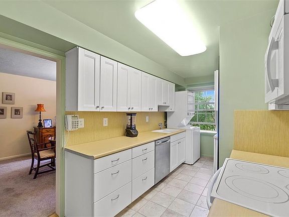 5th image of 13600 Shaker Blvd APT 504
