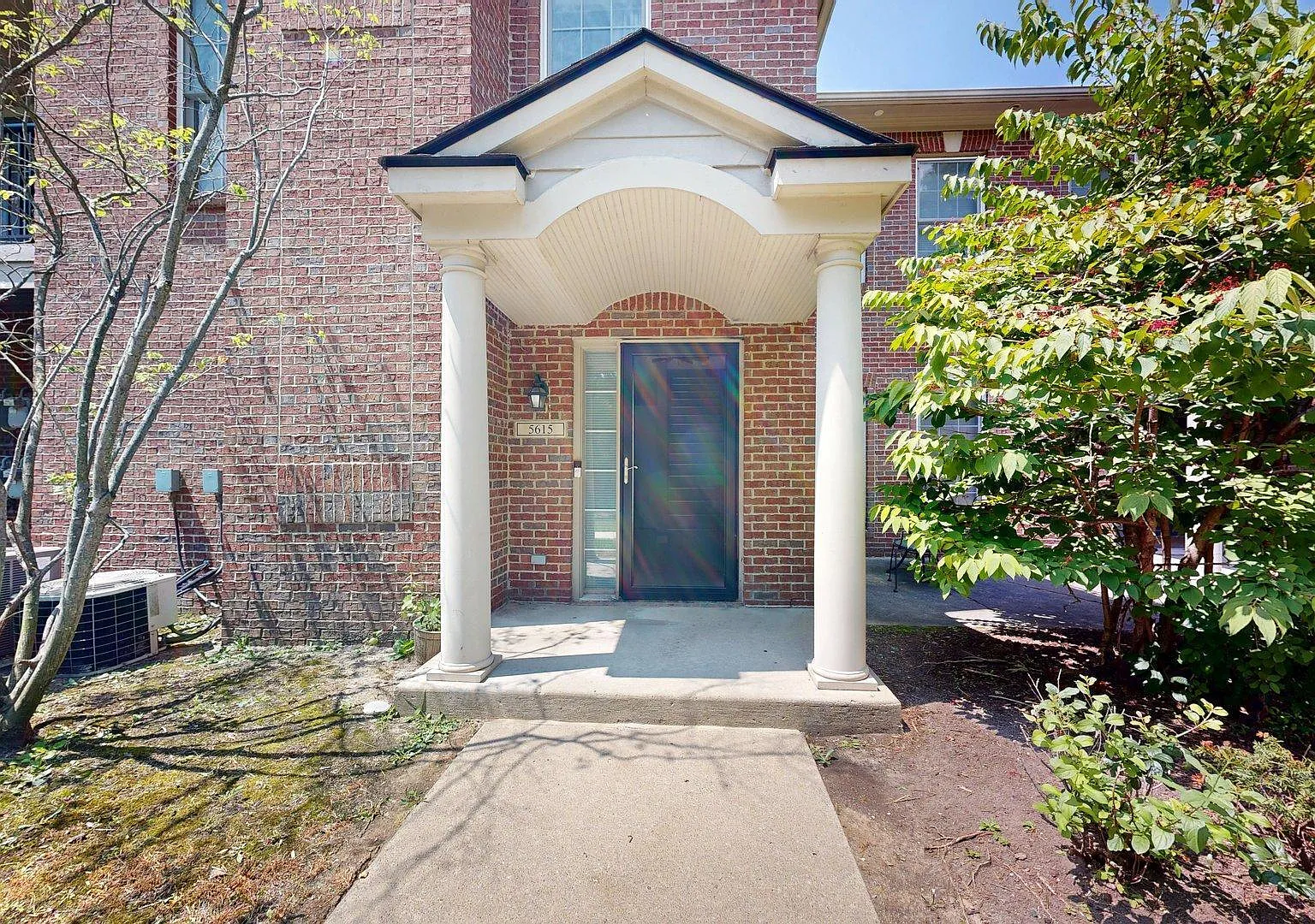 2 bed, 2.0 bath, 1341 sqft, $2,000 — Photo 1