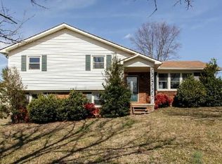 2225 Lambert Dr, Westmoreland, TN 37186
