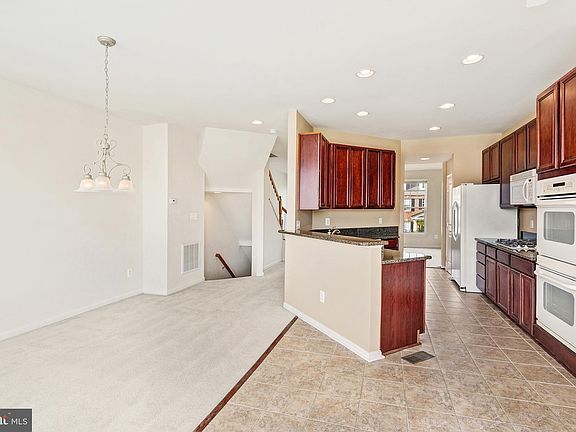 4th image of 9207 Cascade Falls Dr