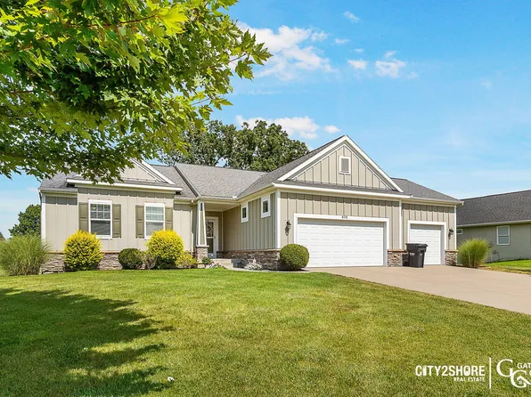 8378 Golfside Dr, Jenison, MI 49428