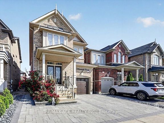 3rd image of 10 Andreeta Dr