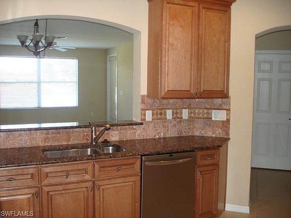 5th image of 9532 Roundstone Cir