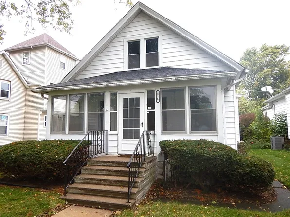 306 E Delaware St, Dwight, IL 60420