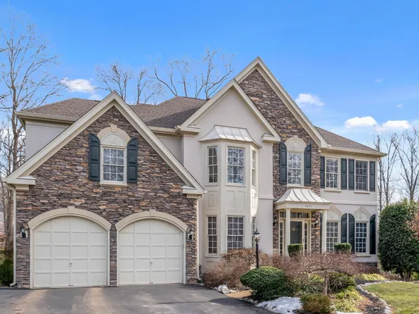 4255 Hollow Ridge Ct, Woodbridge, VA 22192