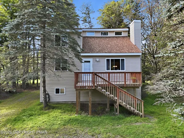 1063 Knollwood Dr, Tobyhanna, PA 18466