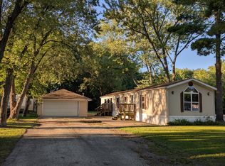 642 W Bergera Rd, Braidwood, IL 60408