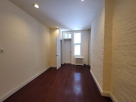 5th image of 26 7th Ave S #1Y