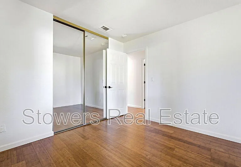 318 Joyce St — Photo 28