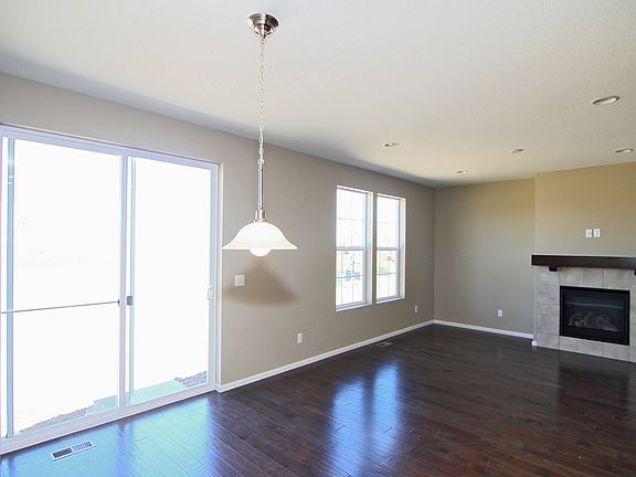 4th image of 3293 Hawthorne Ln