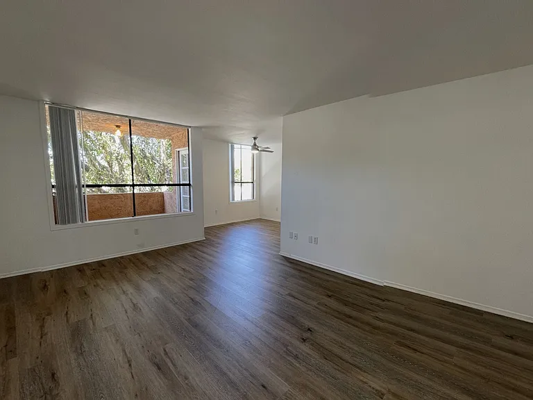 5300 Kester Avenue — Photo 24