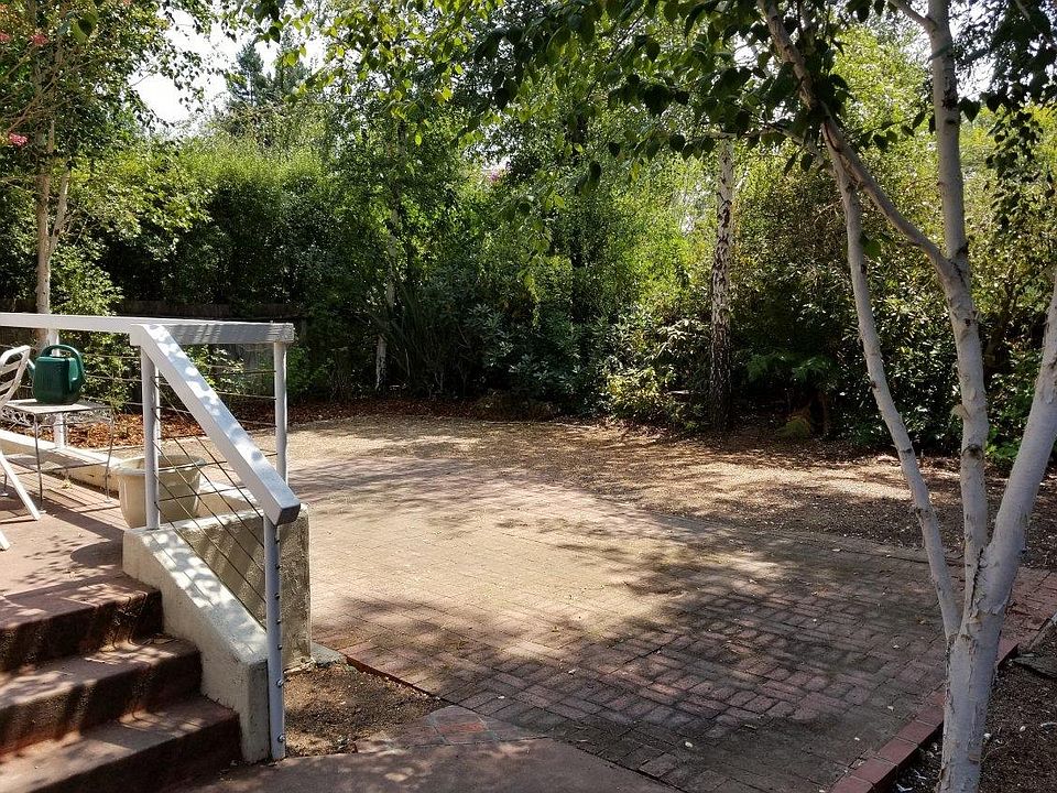 2nd image of 3357 Victoria Ave