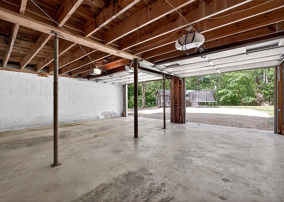37th image of 214 Boyd Creek Rd