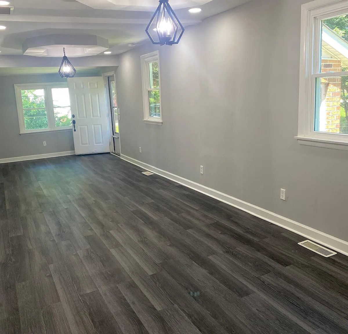 3 bed, 1016 sqft, $2,200 — Photo 1