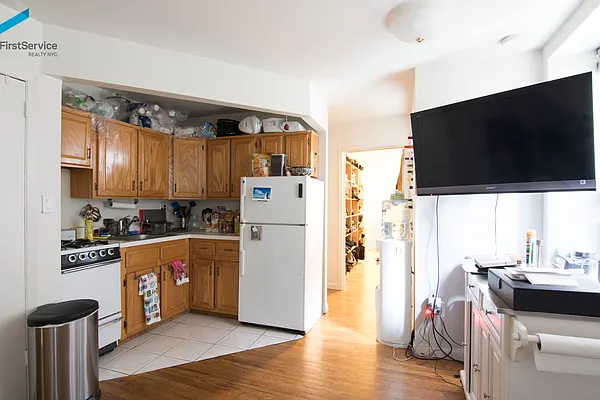 Rented by FirstService Realty (legacy) | media 9