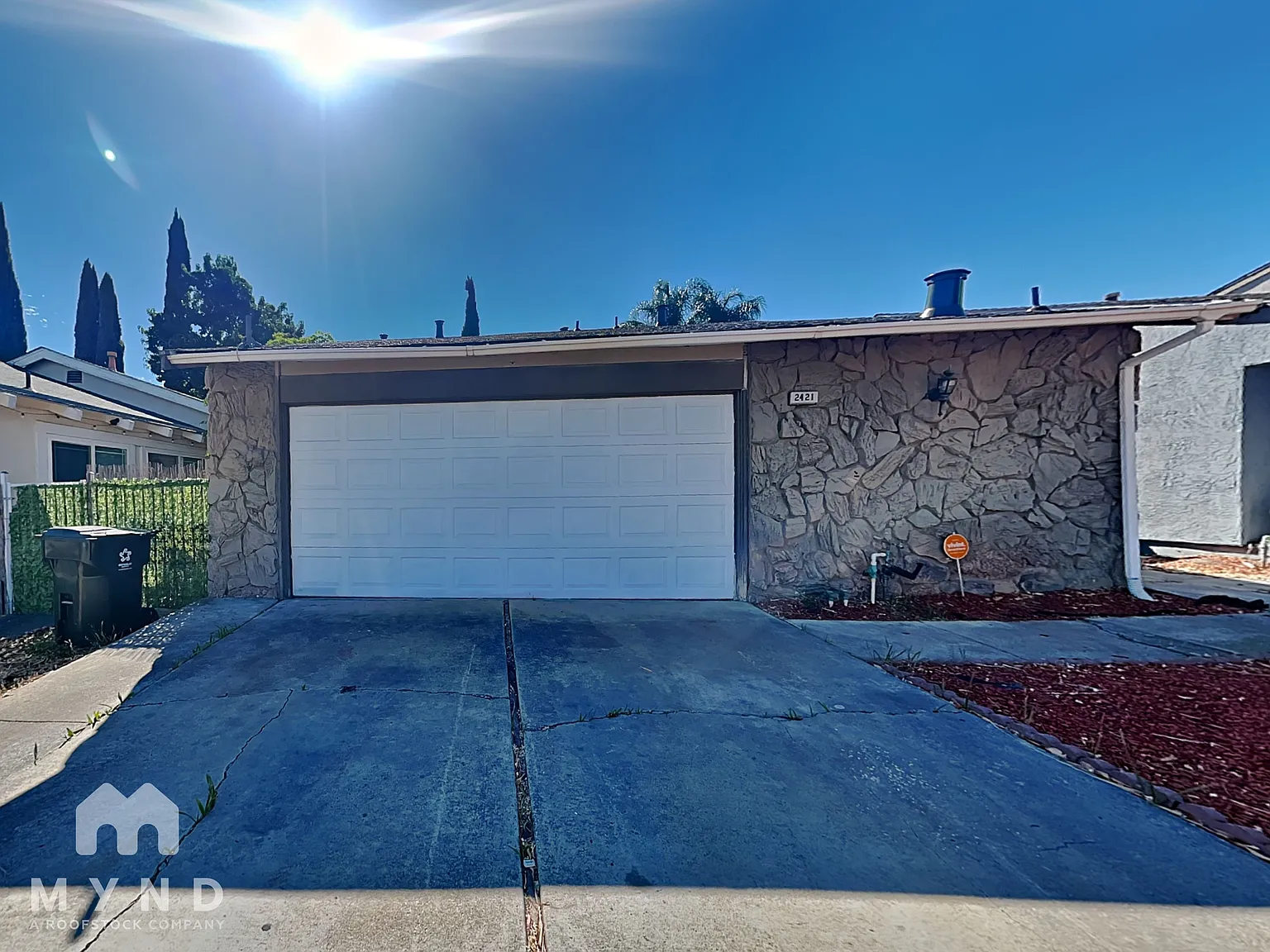 3 bed, 2.0 bath, 1058 sqft, $3,244 — Photo 2