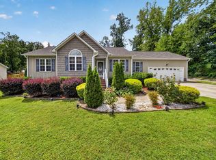 280 Kinsman Ct, Fuquay Varina, NC 27526