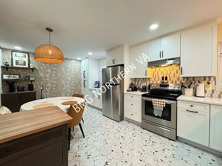 3821 Jocelyn Dr — Photo 9