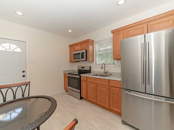 4th image of 1155 S Strong Ave