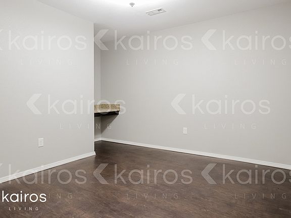 5th image of 3903 Thomas St #B