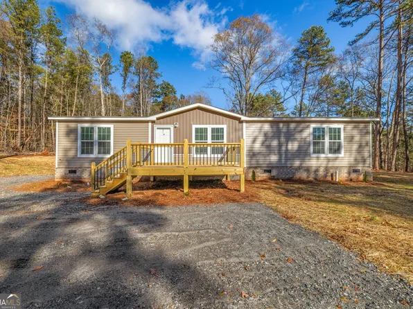 101 Waters Edge Dr, Martin, GA 30557