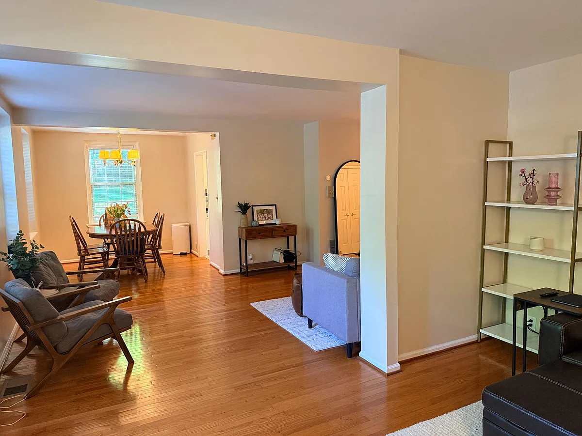 Building Photo - 3731 39th St NW #B200