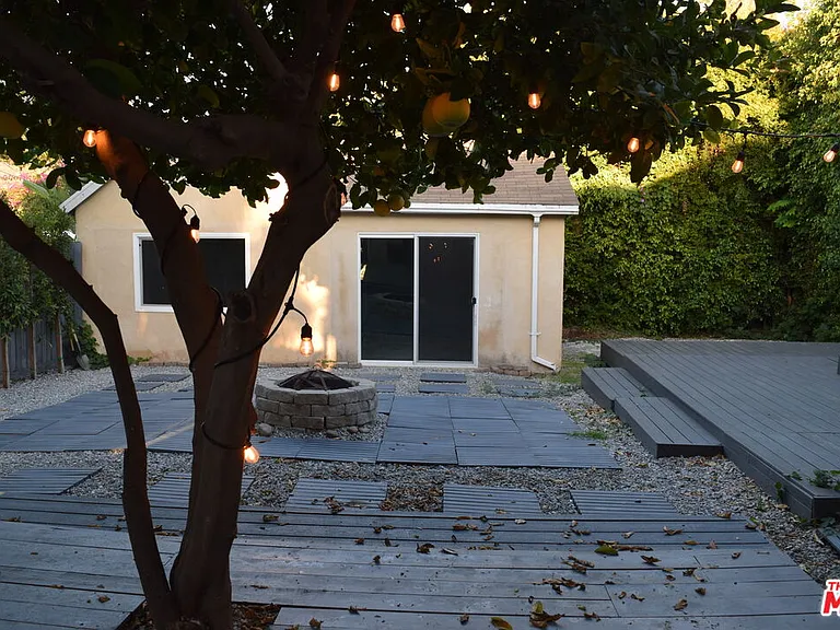 1112 S Highland Ave — Photo 50