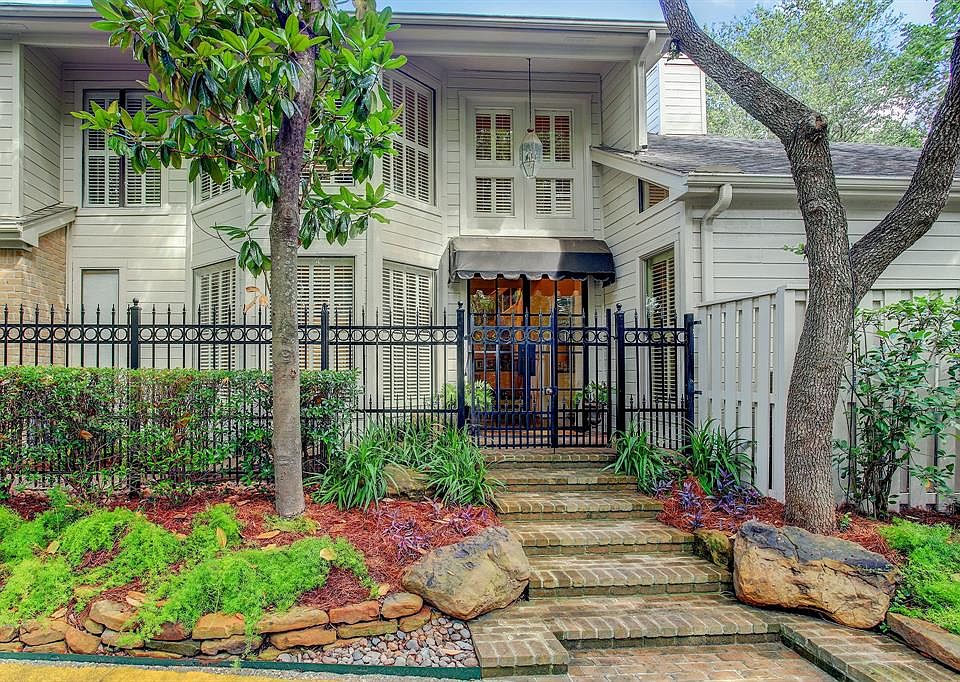 1st image of 8969 Briar Forest Dr