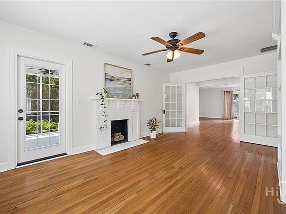 5th image of 526 E 56th Street