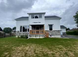 9 Bertram Dr, Springwater, ON L0L 1P0