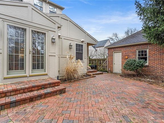 5th image of 511 Woodview Dr