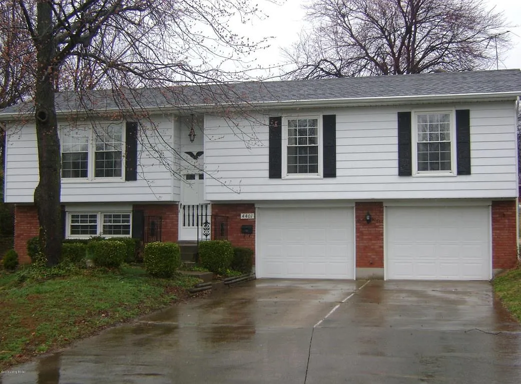 4401 Hobart Ct photo 1