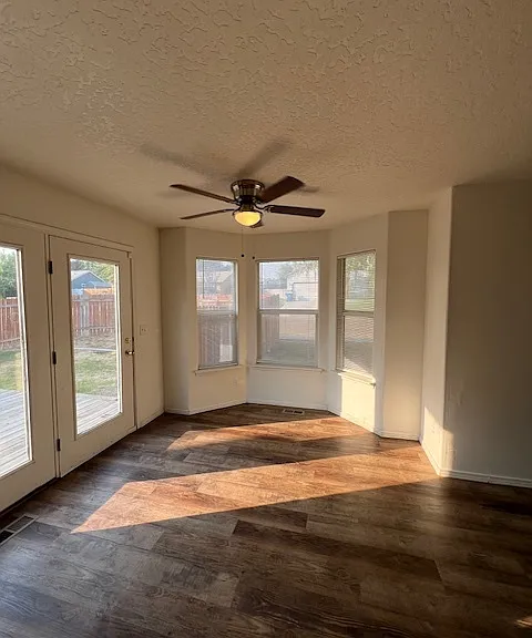 409 Meadowbrook Pl — Photo 7