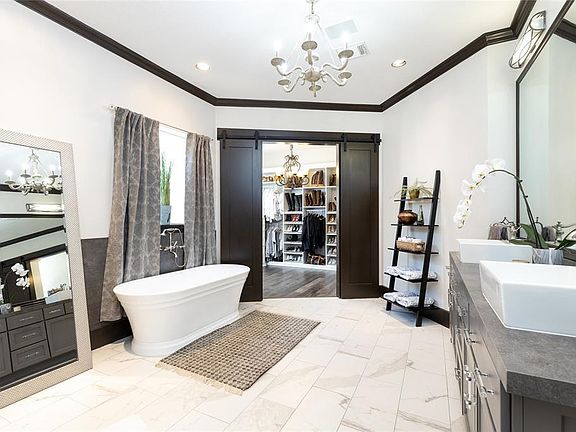 5th image of 8515 Thornberry Hollow Ct