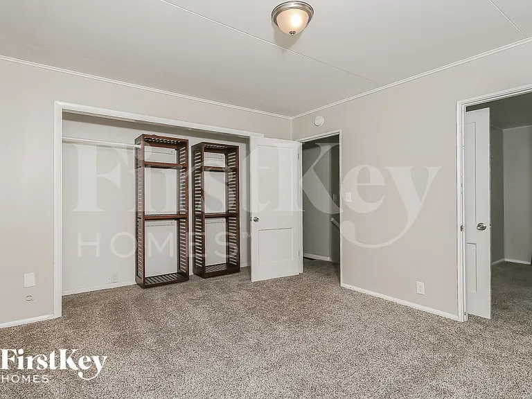 1798 Maple Ave — Photo 9